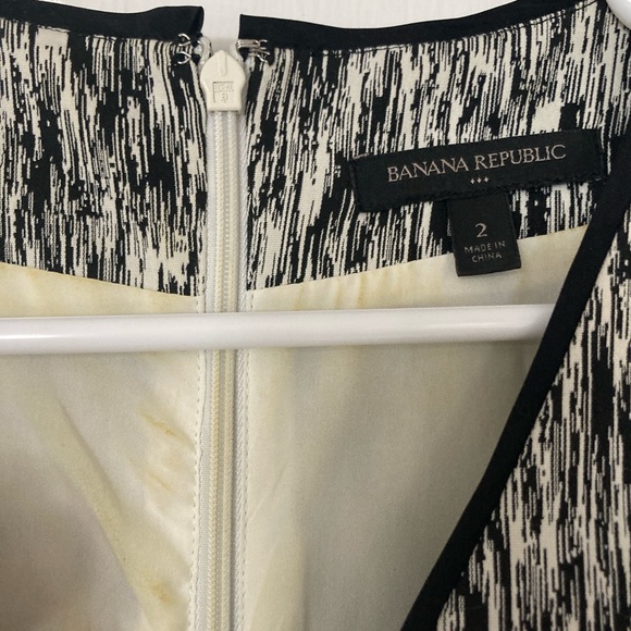 Sheath-style business professional dress from Banana Republic - Picture 2 of 6